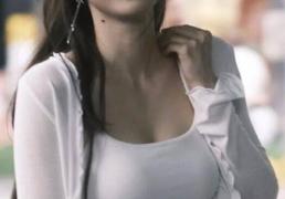 余霜：從(cóng)LPL到央视的跨界破壁者