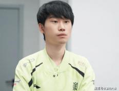 LOL热度严重下(xià)滑(huá)，多位职業(yè)选手(shǒu)都不想播了(le)，纷纷直播玩其(qí)他游戯(xì)