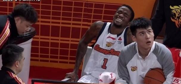 虛(xū)惊一场！曝(pù)广东外援萨姆纳伤情無(wú)大碍 社媒(méi)回应垃圾話(huà)引(yǐn)关注(zhù)