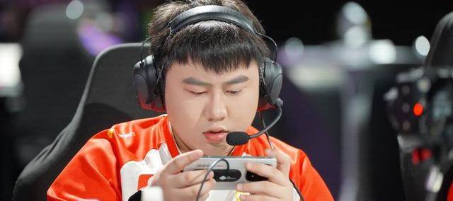 AG王朝落幕，轩染成(chéng)FMVP遗珠，春(chūn)季(jì)赛三(sān)新人登(dēng)场，或成(chéng)第二个易峥