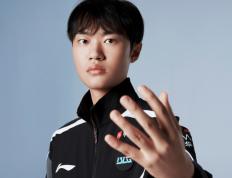 Knight还是(shì)頂(dǐng)级中路选手(shǒu)吗？选手(shǒu)对比S11数据，如今不及当年(nián)的一半