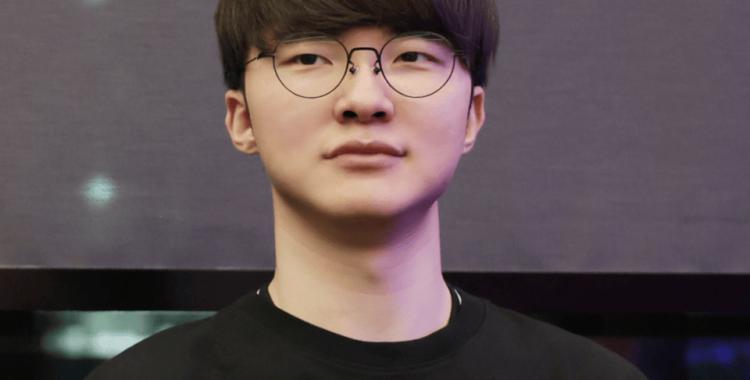 LOL比賽(sài)暂停长达3小时，選(xuǎn)手打开直播看比賽(sài)，被官方禁(jìn)賽(sài)处罚