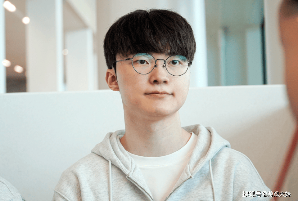 LOL官方再次(cì)发文强调，faker就是传奇(qí)选手，地位(wèi)無(wú)人能撼动