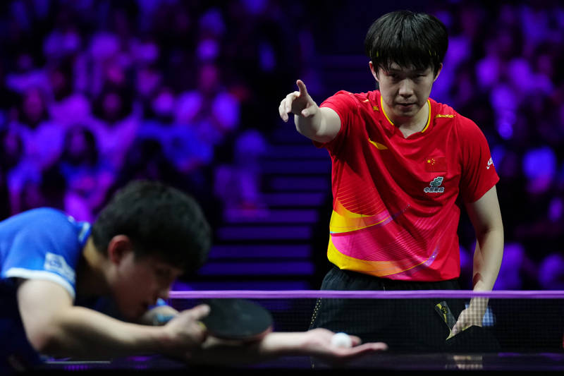 兩(liǎng)度起死回生，國(guó)乒(pīng)男队让二追三晉(jìn)级亞(yà)錦(jǐn)赛决赛，日本队一晚上白忙活了