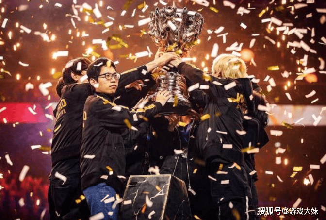Faker對(duì)历届S賽(sài)冠军进行(xíng)排(pái)名(míng)，认为LPL冠军墊(diàn)底，含金(jīn)量(liàng)最(zuì)低