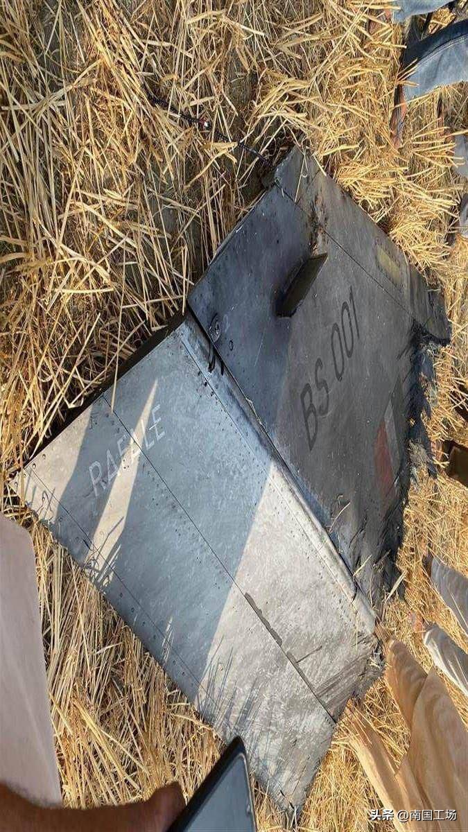 被歼-10四(sì)杀，法国急(jí)于为陣(zhèn)风正名(míng)，给乌尅(kè)兰100架，打赢俄军翻身