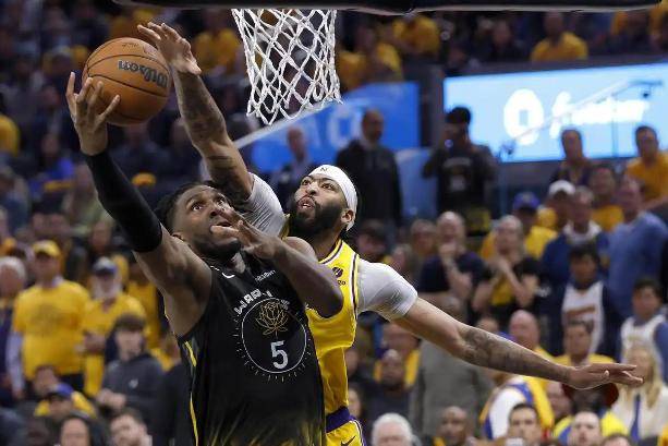 NBA季前赛:首(shǒu)秀三(sān)分球(qiú)6中(zhōng)1!NBA冠军后卫联手锡安