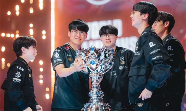 【一(yī)竞技1JingJi】LOL：LOL被曝将重(zhòng)构游戏逻輯(jí) Faker再一(yī)次摧(cuī)毁了LPL