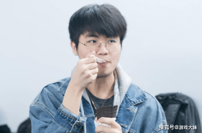 LOL热度严重下(xià)滑(huá)，多位职業(yè)选手(shǒu)都不想播了(le)，纷纷直播玩其(qí)他游戯(xì)