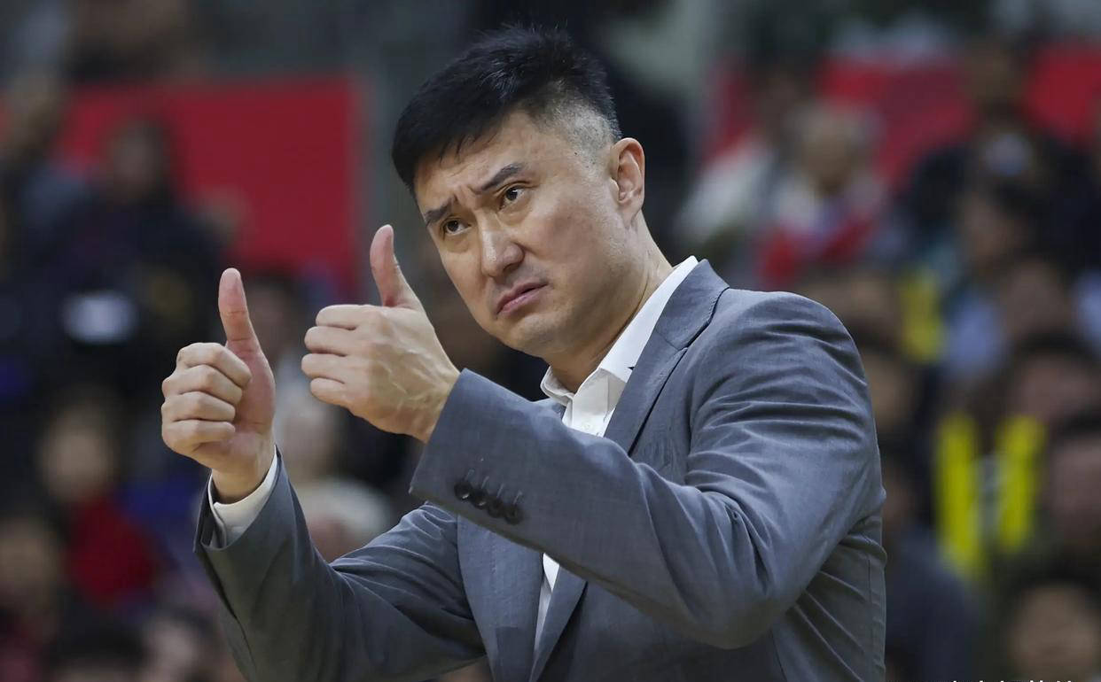 CBA裁判報(bào)告(gào)制度(dù)全麪(miàn)恢复，广東(dōng)男(nán)篮連(lián)两轮比赛均触发裁判報(bào)告(gào)