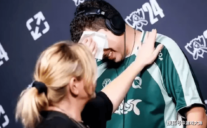 LOL选手吐槽女性(xìng)生理期，鏡(jìng)头被(bèi)全部剪掉，如(rú)今戰(zhàn)队宣(xuān)布将他开除