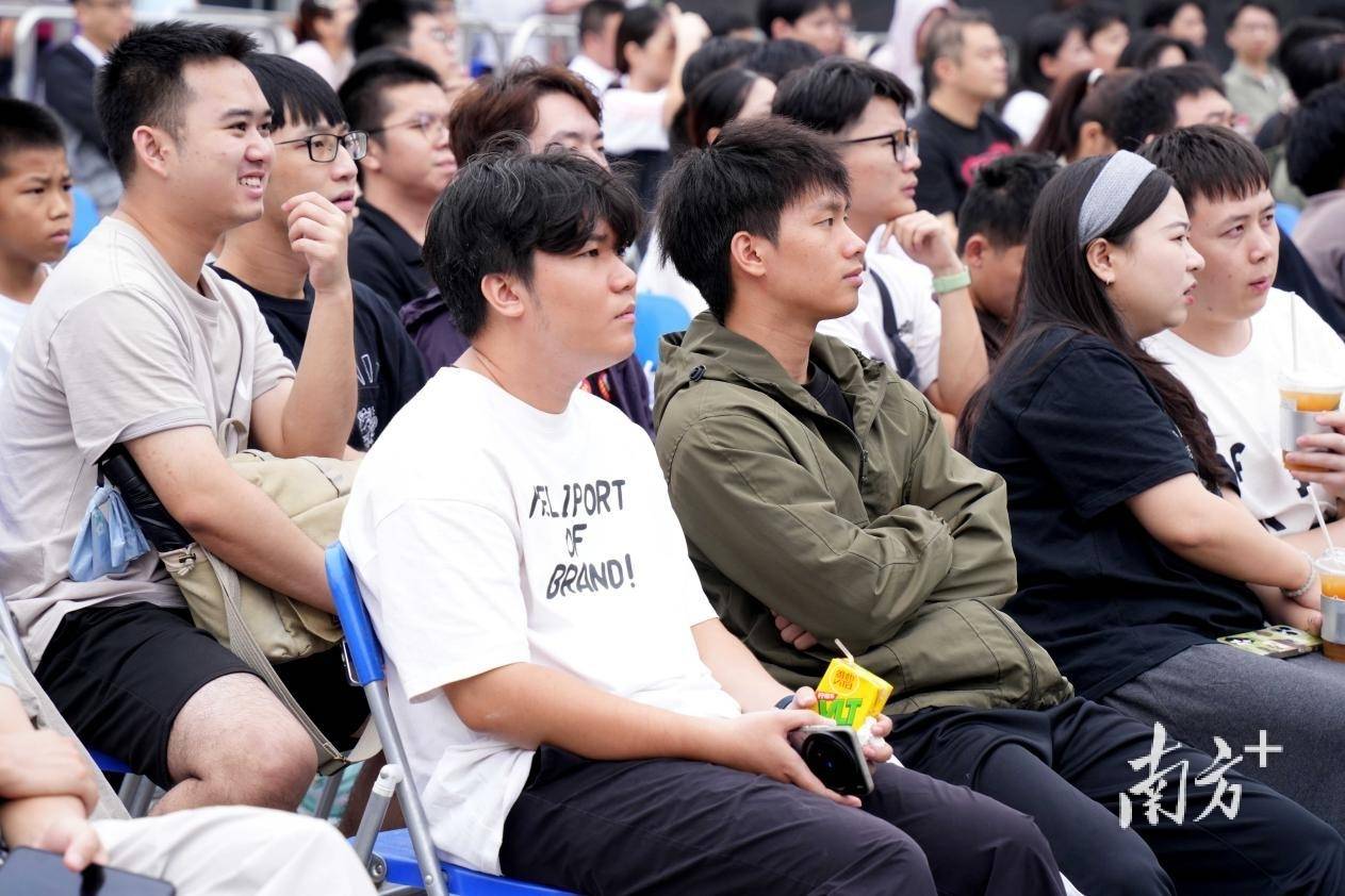 大湾区电竞迷再聚万江(jiāng)，LOL峽(xiá)谷传奇观赛派对落(luò)幕