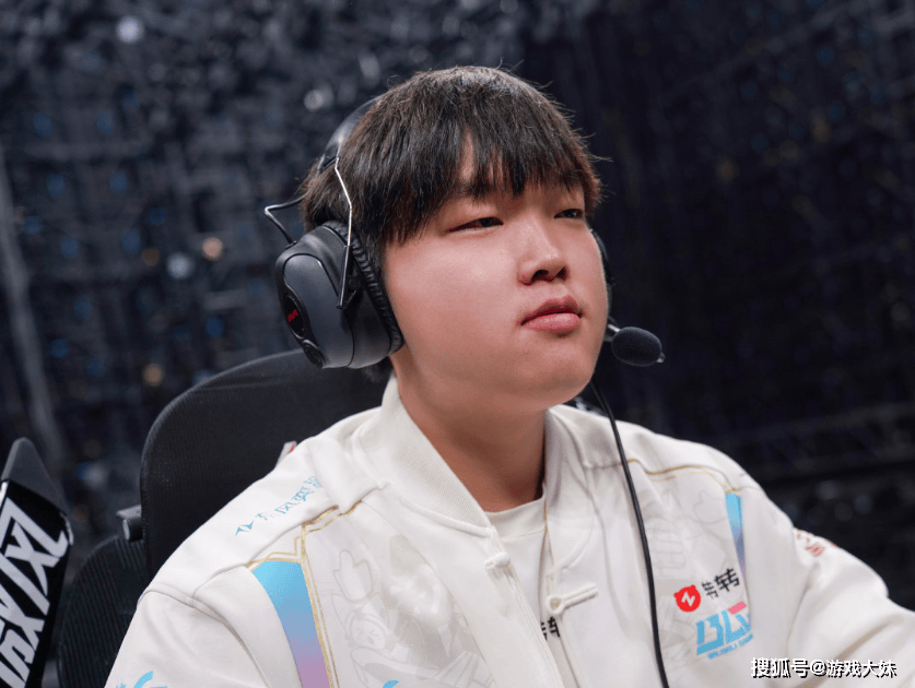 2025年中国電(diàn)竞報(bào)告公布，LOL热度持续下滑，但整躰(tǐ)数据還(hái)是(shì)上升