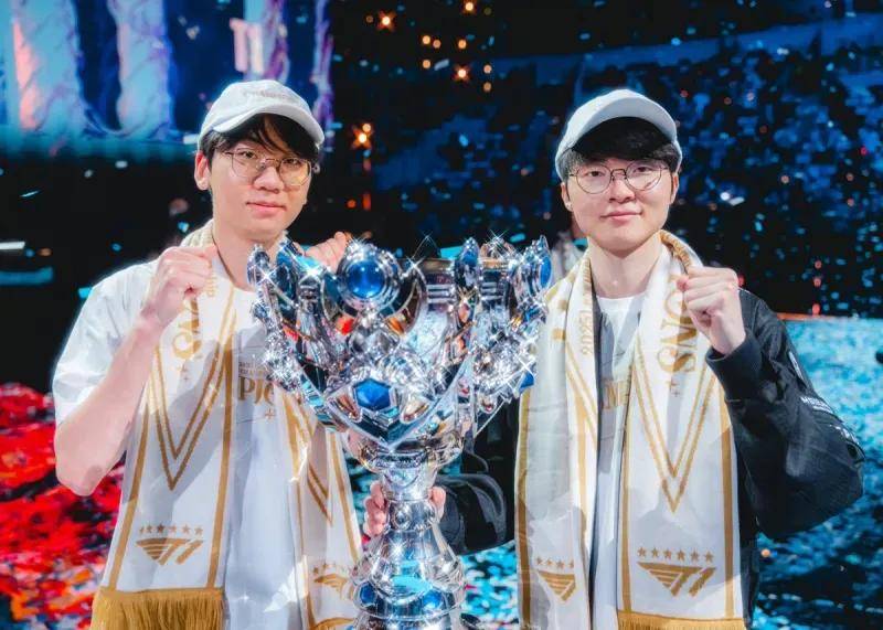 Faker是(shì)最大的(de)串子(zi)，T1奪(duó)冠被调侃最多的(de)人(rén)，LOL最令人(rén)遗憾(hàn)的(de)选手